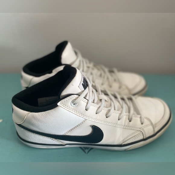 Nike Sneakers - Discontinued! - Picture 11 of 14